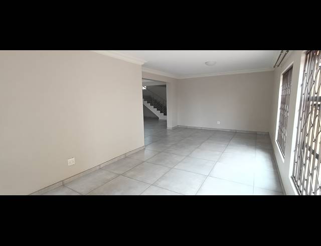 4 BEDROOM DUPLEX TO LET IN MODEL PARK